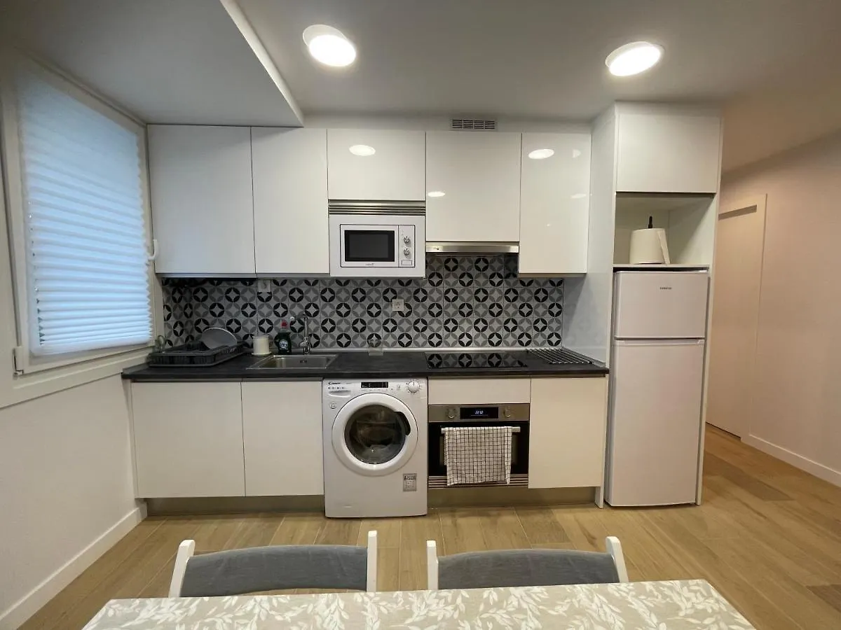 Kontakte von Habitaciones Arrisal